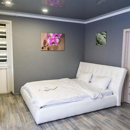 Cozy Apartment In A New Building Close To The Downtown Kiev Bagian luar foto